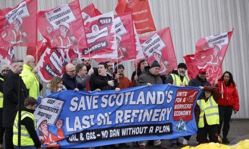 Keir Starmer pledges £200m for Grangemouth oil refinery site