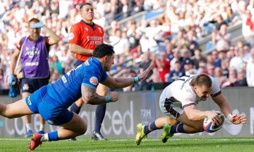 Seven-try England maintain Six Nations title hopes with emphatic win over Italy