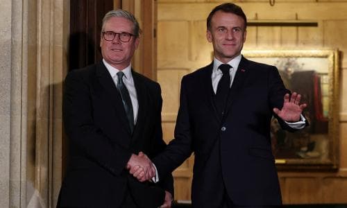 Starmer and Macron agree to show ‘united leadership in support of Ukraine’